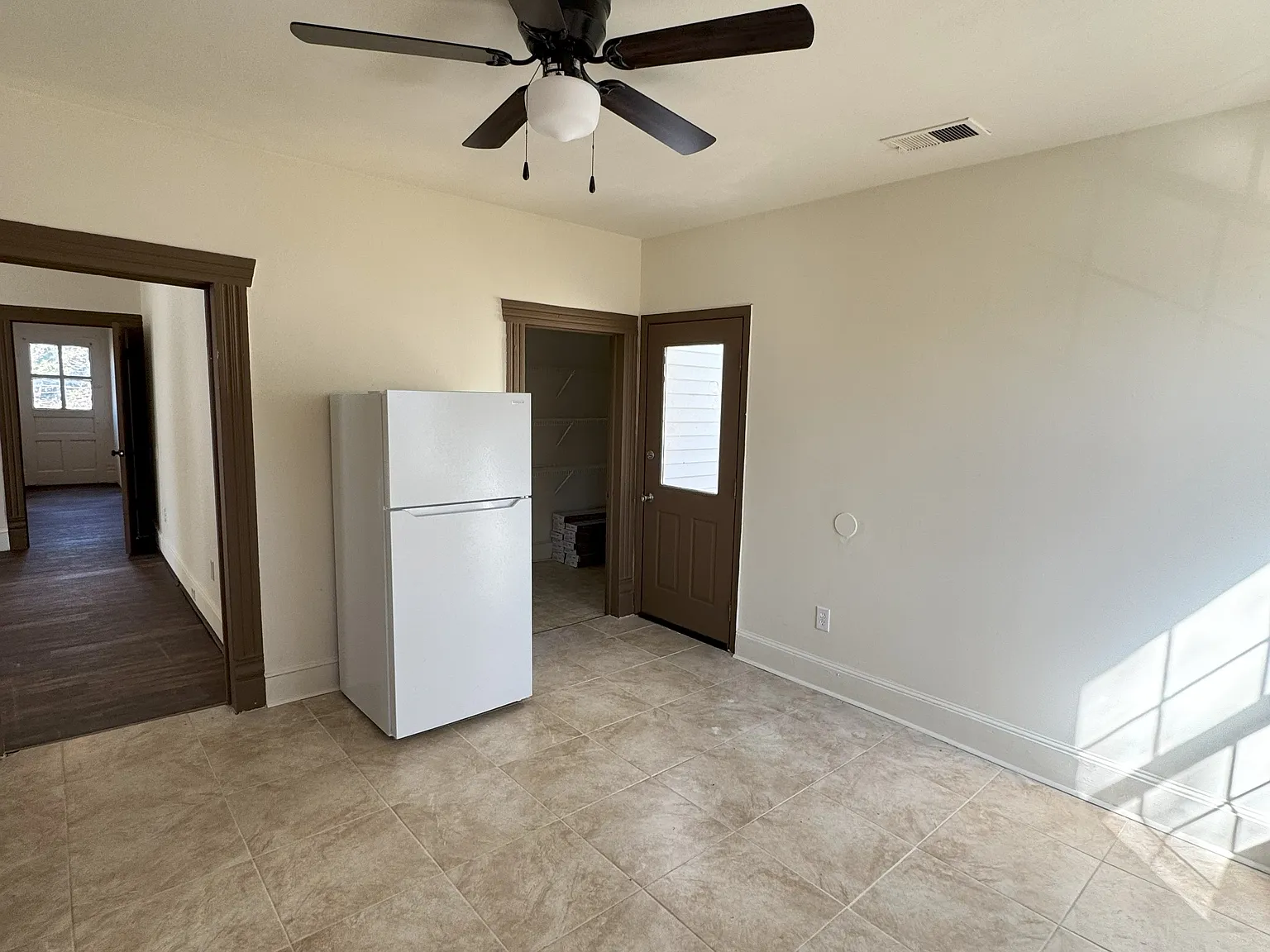 3 bed, 1220 sqft, $1,500 — Photo 3