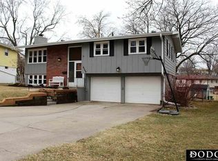 8749 O Cir, Omaha, NE 68127