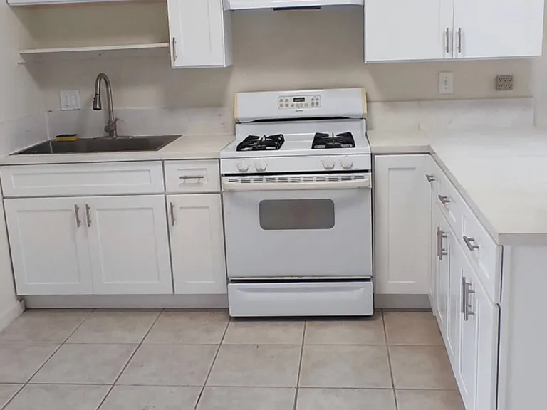 4760 Bandera St #4 — Photo 2