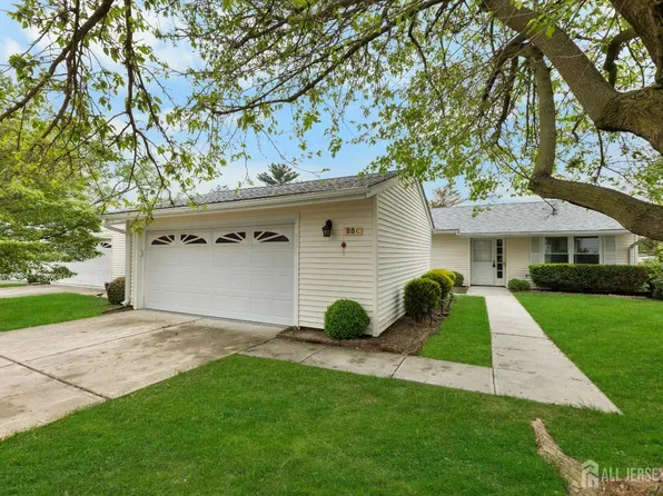 88C Dogwood Plz, Monroe Township, NJ 08831