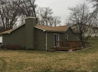 516 Johnson St, Crescent, IA 51526