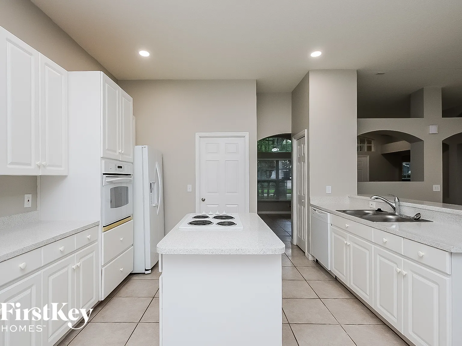 4 bed, 2.0 bath, 2091 sqft, $2,915 — Photo 4