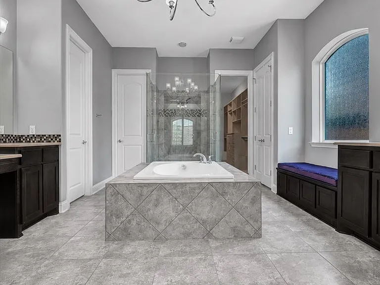 5946 Bradley Ct — Photo 14