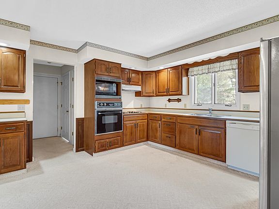 3rd image of 10145 Quince Rd