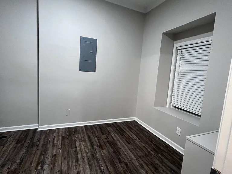 118 W Centerview St #120 — Photo 8