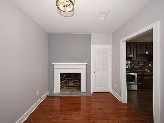5th image of 126 Logan St