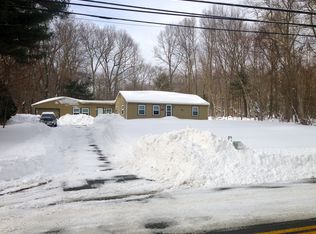 621 Rockland Rd, Scituate, RI 02857