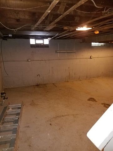 2nd image of 15643 Vine Ave