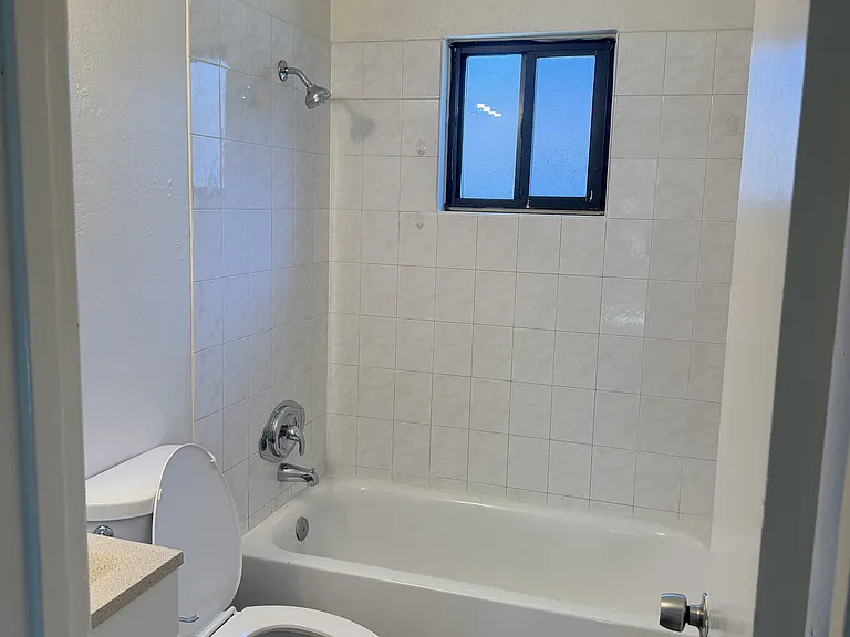 1633 Kidder Ave #E — Photo 10