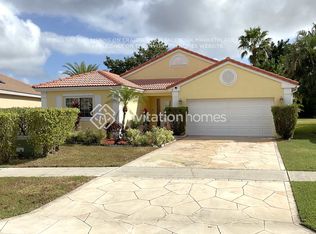 10586 Pebble Cove Ln, Boca Raton, FL 33498