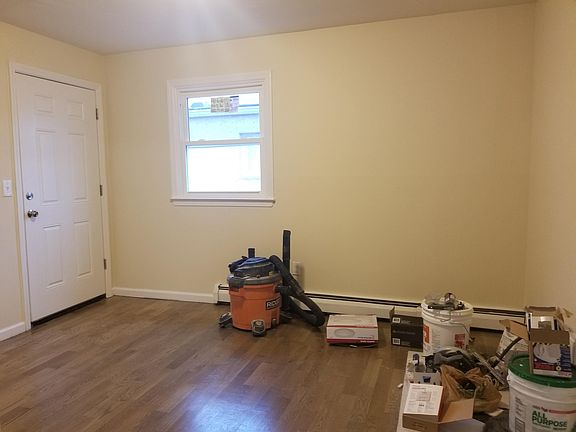 4th image of 4415 Broadway