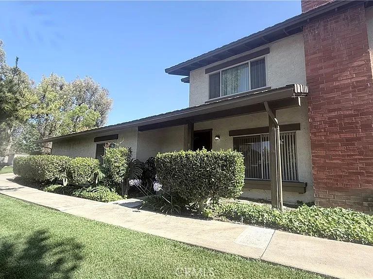 1639 Aspen Village Way — Photo 2