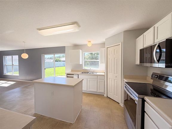3rd image of 10 FREELAND LANE