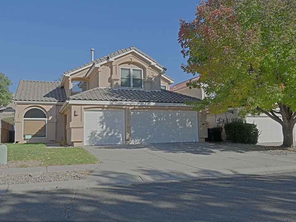 8416 Wilson Hurley Pl NE