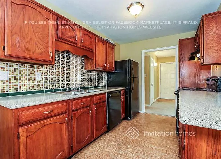 324 Matterhorn St — Photo 9