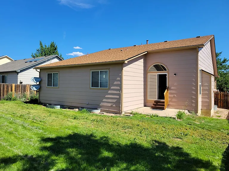 1329 Nutwood Dr — Photo 24