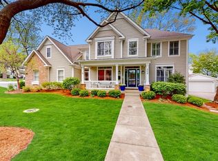 308 Grant Ct, Libertyville, IL