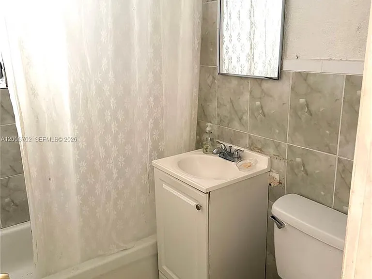 1810 NW 85th St — Photo 7