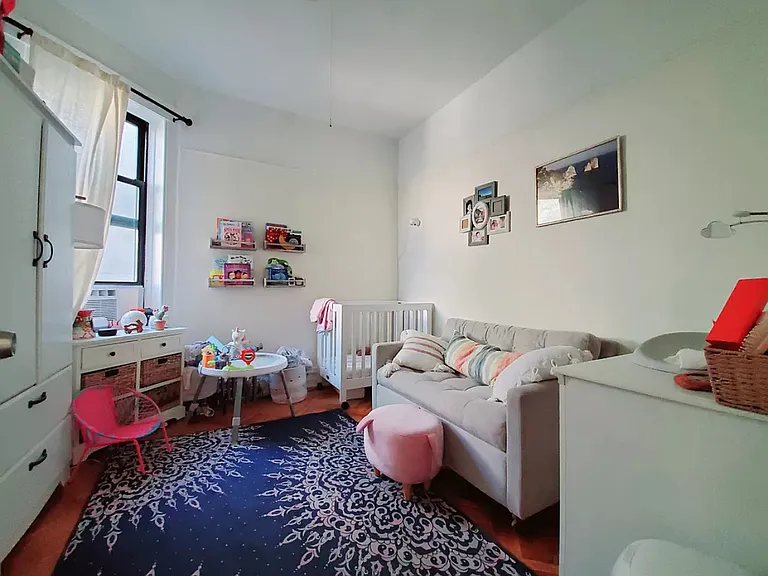 624 11th St #17 — Photo 3
