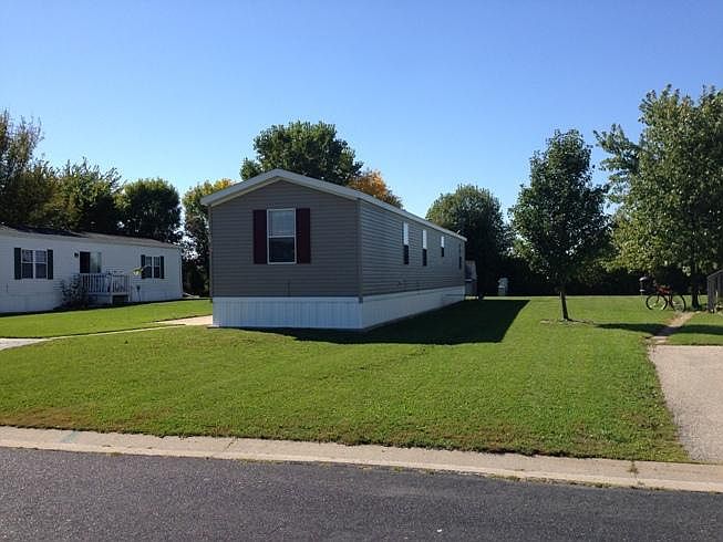 2nd image of 888 E Shady Ln Trlr 182