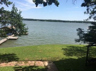 194 Pin Oak Dr, Mabank, TX 75156