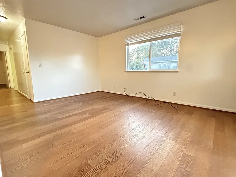 966 S Glendale St — Photo 7