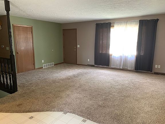 3rd image of 1343 Remer Dr