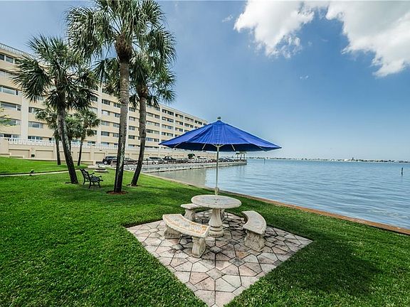 2nd image of 100 Bluff View Dr APT 415C
