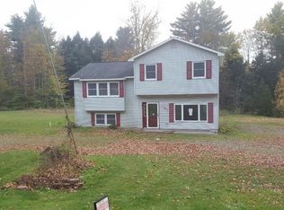 147 Dutcherville Rd, Bernhards Bay, NY 13028