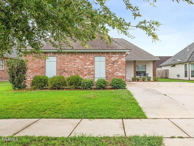 110 Olivewood Dr — Photo 48