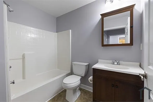 2 bed, 1010 sqft, $1,250 — Photo 2
