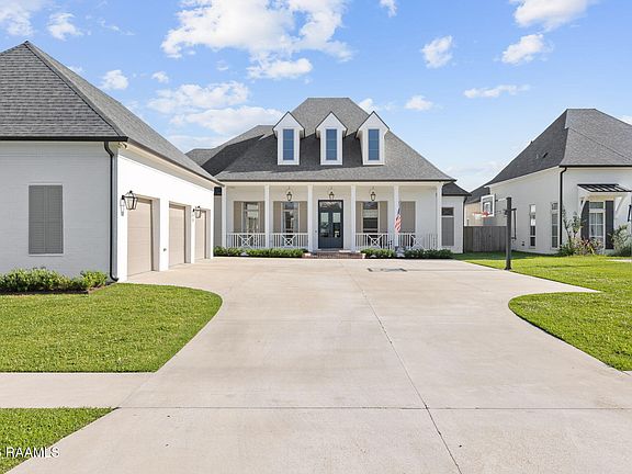 2nd image of 110 Rattan Way