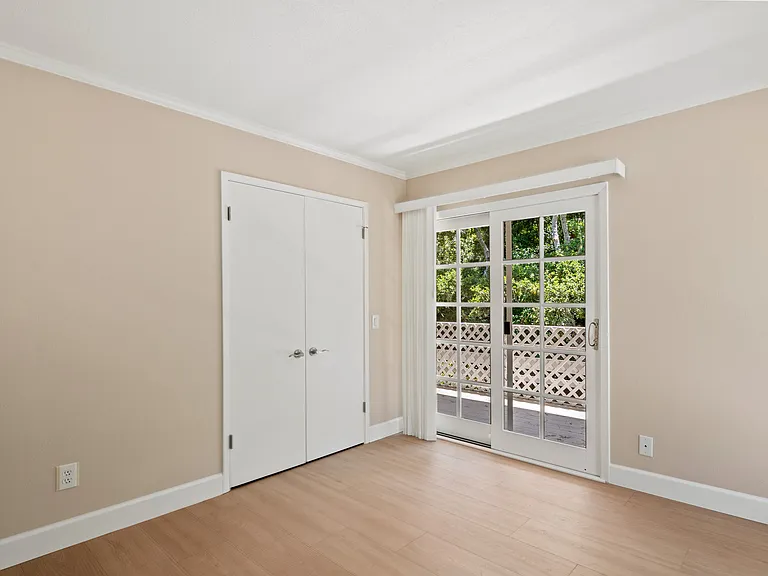 642 Toyon Dr — Photo 6