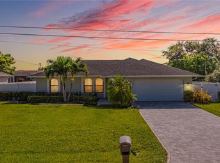 3810 SE 12th Pl, Cape Coral, FL 33904