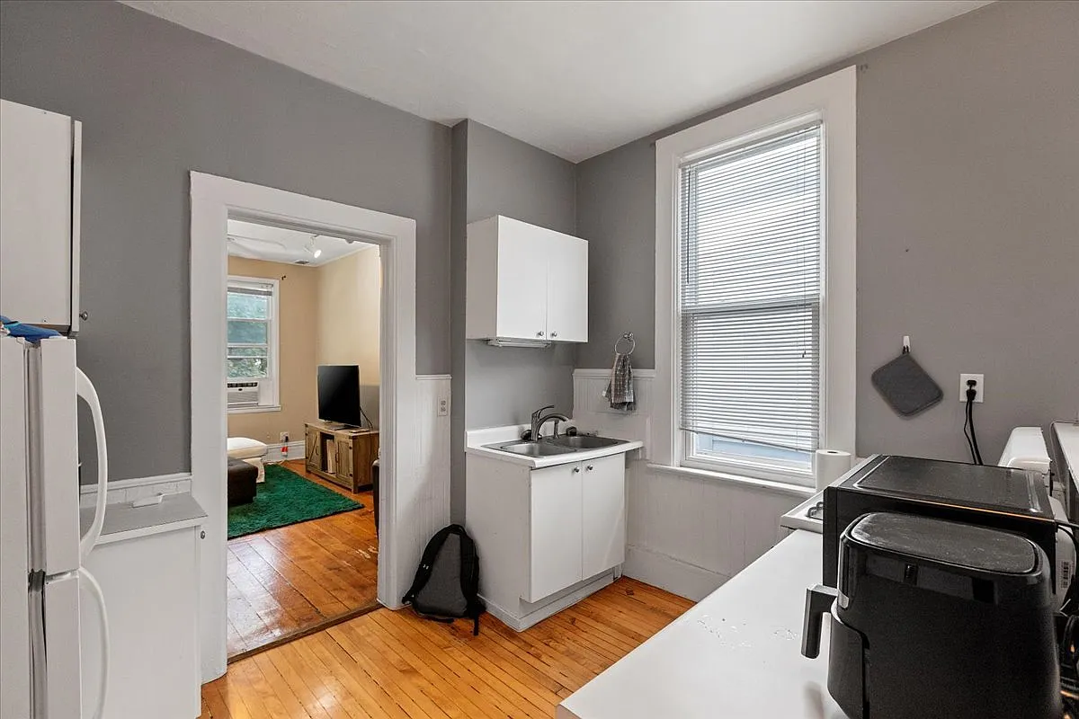 2 bed, 1.0 bath, 700 sqft, $1,975 — Photo 4