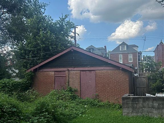 3rd image of 3943 Greer Ave