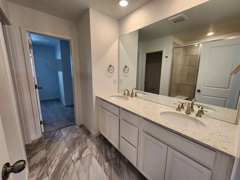 9017 Redfield Ln — Photo 10