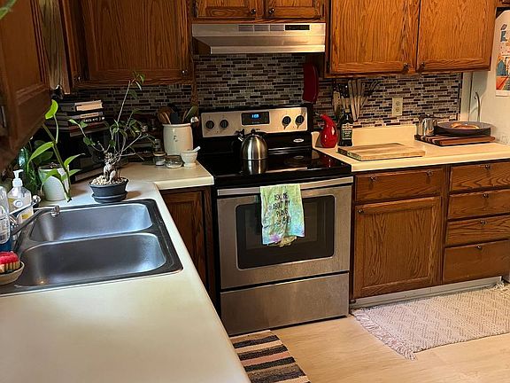 4th image of 300 State Highway 54 APT B2