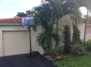 2910 Village Green Dr, Miami, FL 33175