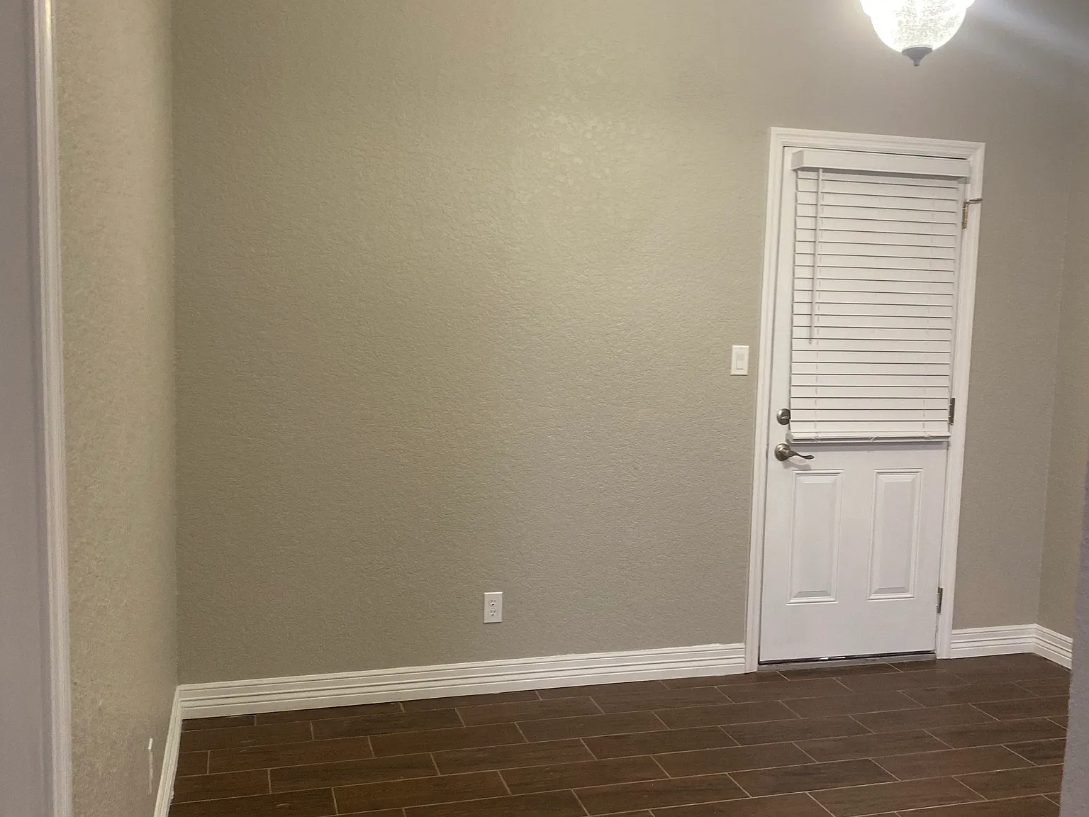 3 bed, 1931 sqft, $1,700 — Photo 4