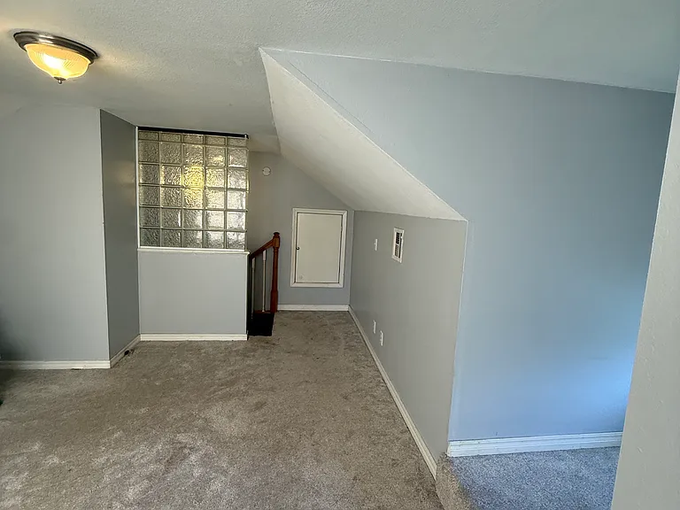 1348 S Florence Ave — Photo 22