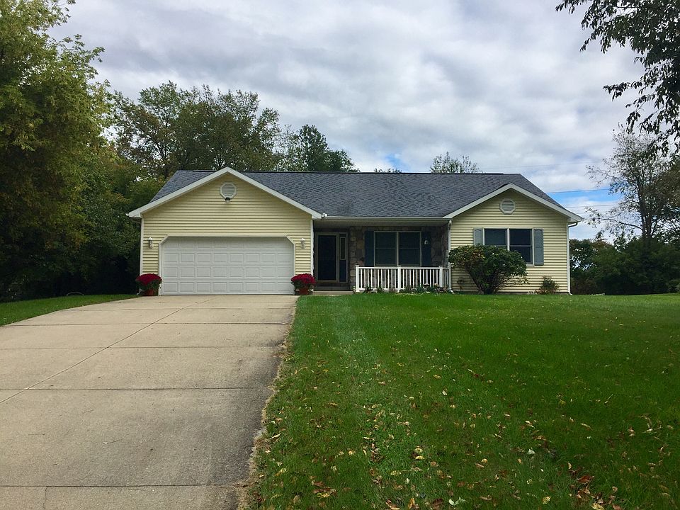 1st image of 1015 Hidden Ponds Dr