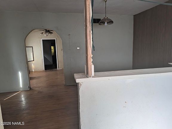 5th image of 700 W Maple St