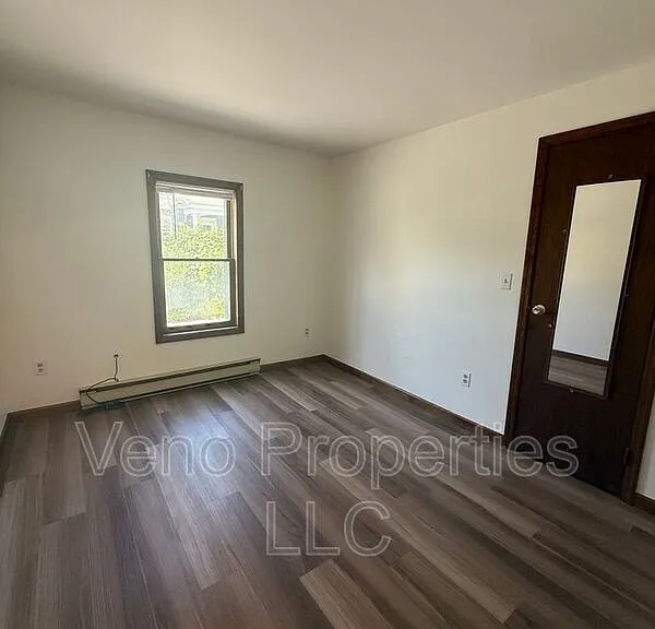 2-4 Russell St #2A — Photo 7