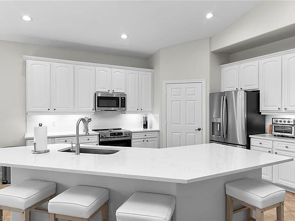 3rd image of 1286 Rialto WAY #9-202