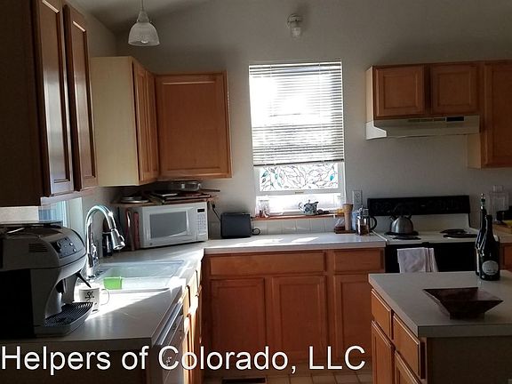 5th image of 775 Thornwood Cir