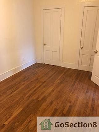 2nd image of 32 Greenwich Ave
