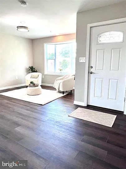 2105 Ruatan St — Photo 4