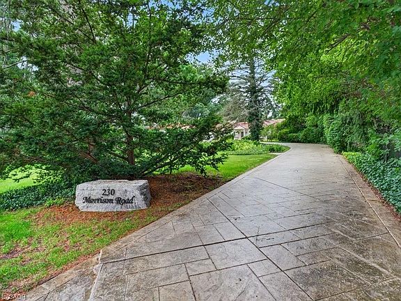 3rd image of 230 Morrison Rd