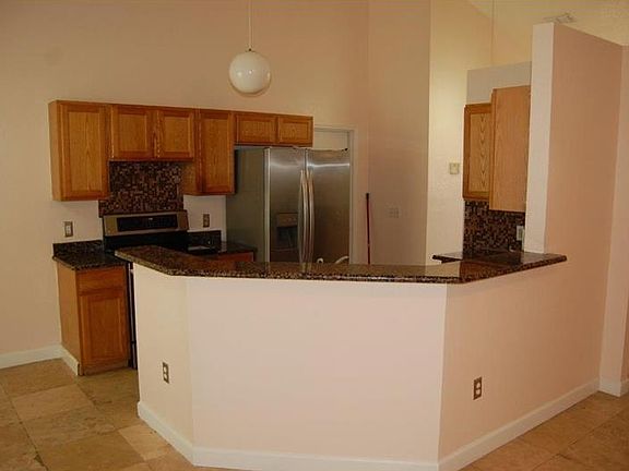 5th image of 1011 Cannock Dr